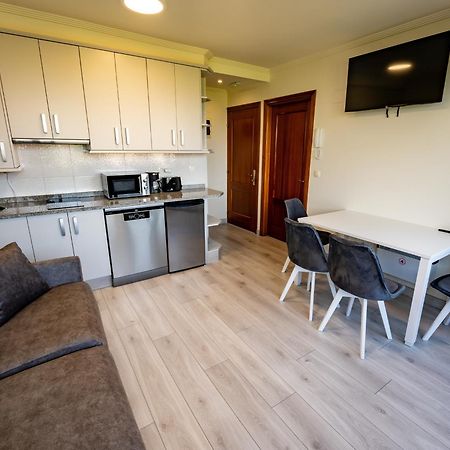 Apartamentos Turisticos Palacio De Meras Tineo Kültér fotó