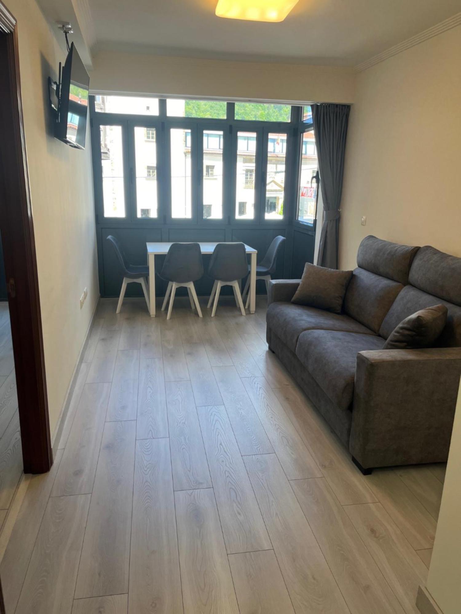 Apartamentos Turisticos Palacio De Meras Tineo Kültér fotó