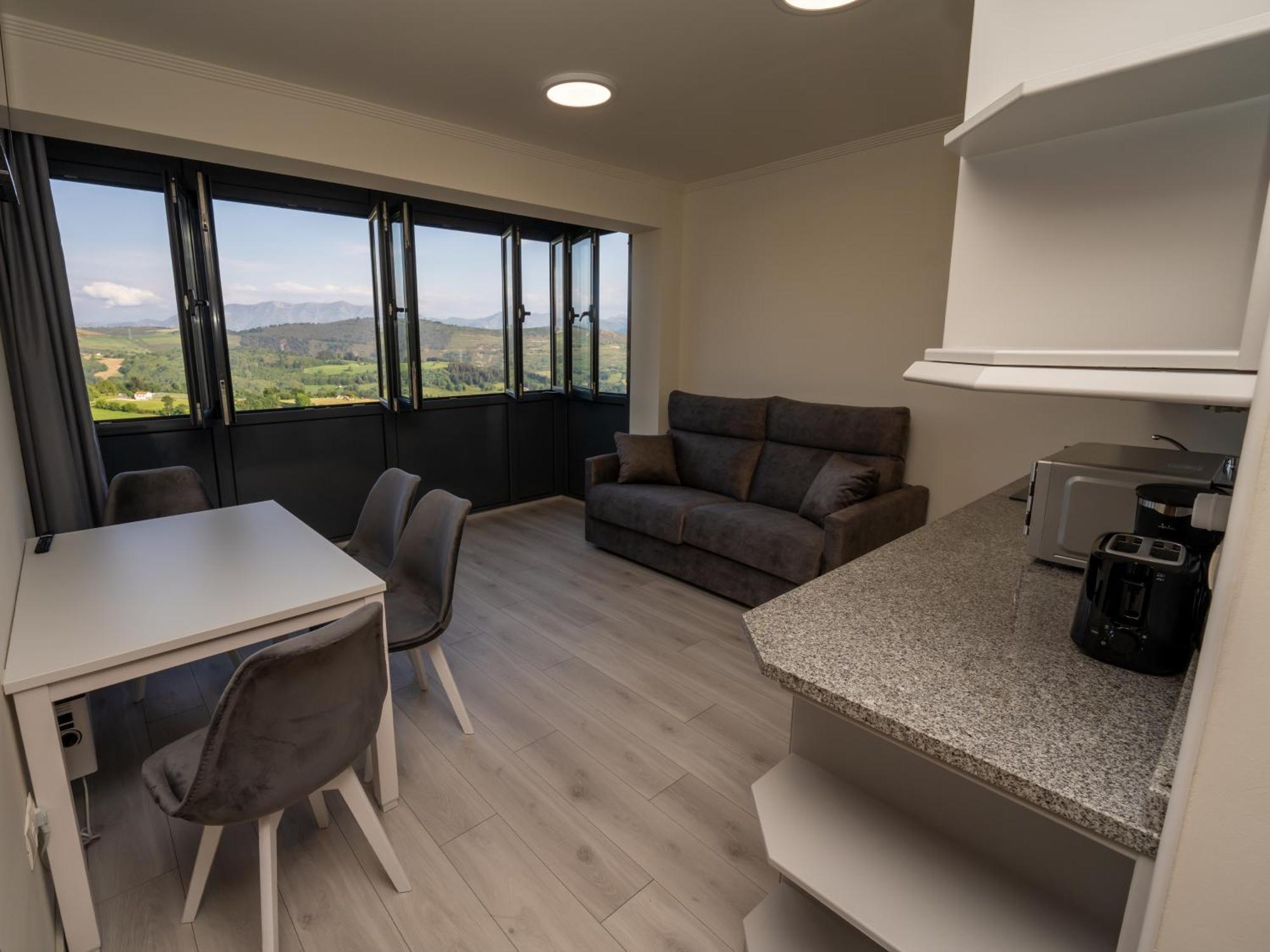 Apartamentos Turisticos Palacio De Meras Tineo Kültér fotó