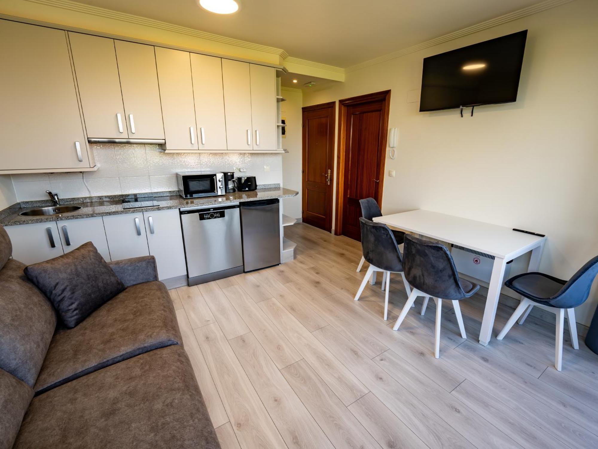 Apartamentos Turisticos Palacio De Meras Tineo Kültér fotó